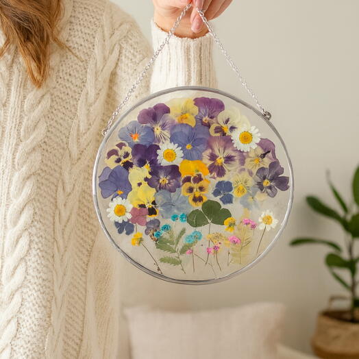 Арт. 002серебр Круглое стеклянное панно "Сад из детства" с живыми цветами