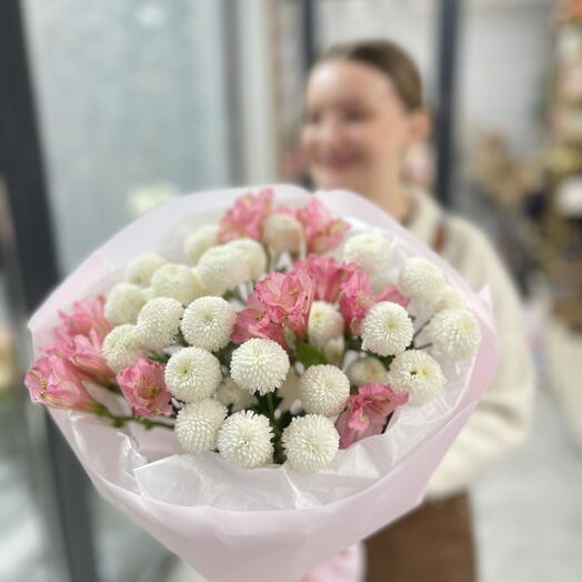 Букет с альстромериями