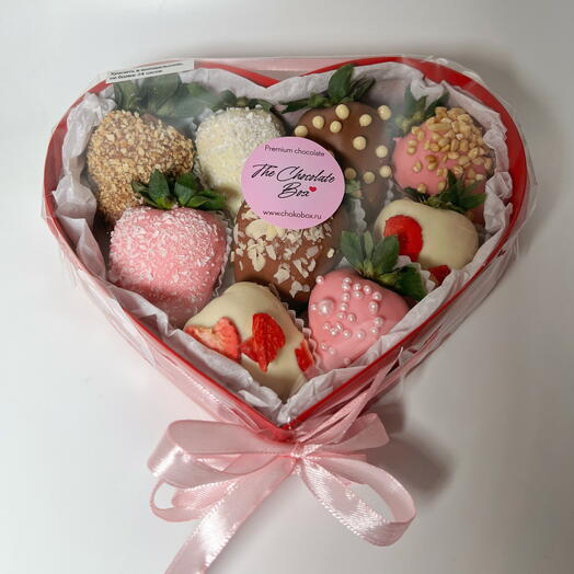 Клубника в шоколаде в сердце 9-10 ягод