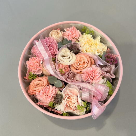 Цветы в коробке «Влюбленная нежность»