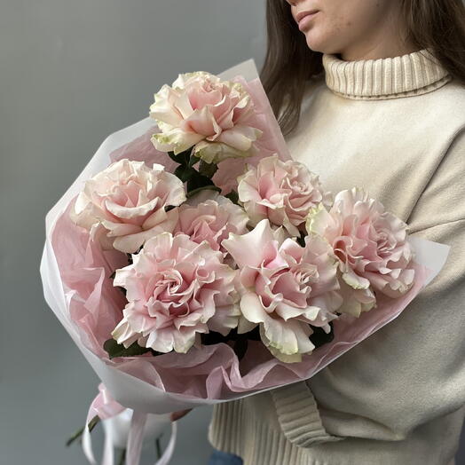 Букет из 7 розовых французских роз