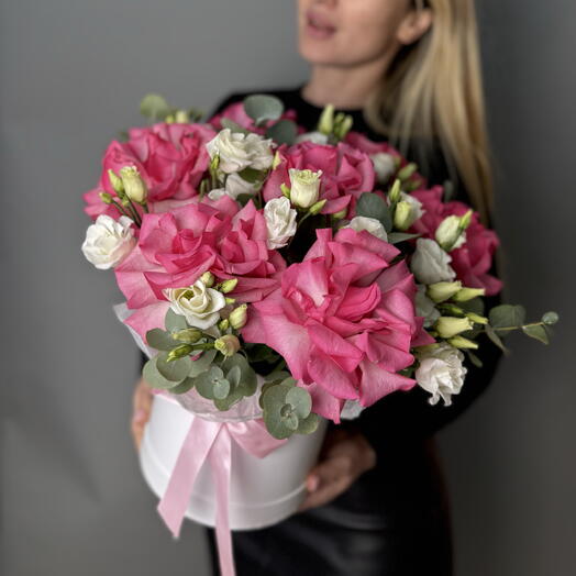 Шикарная коробка с ажурными розами