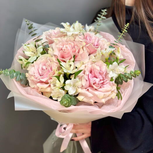 Bouquet with French rose and alstroemeria
