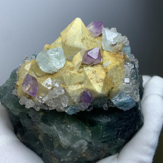 Композиция из камней и кристаллов Coolcrystals 027: кварц, аметист, топаз, апатит, херкимер, флюорит