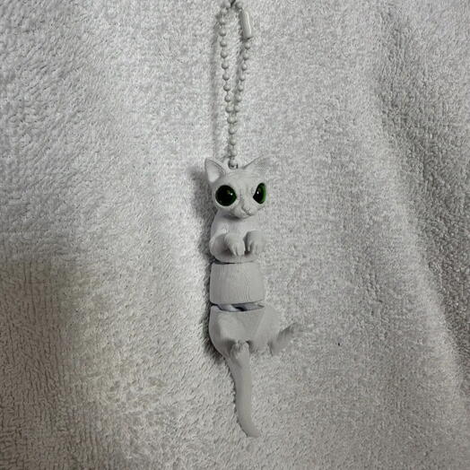 Брелок белый кот