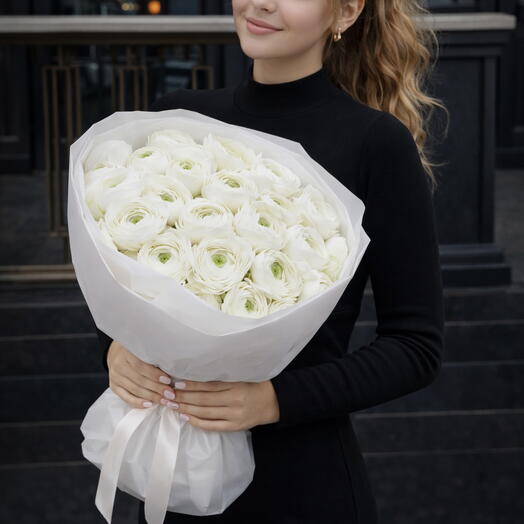 Белые ранункулюсы