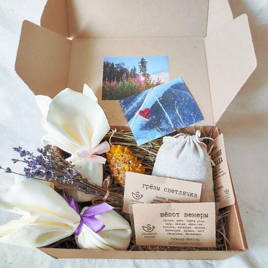 Бокс подарочный к 8 марта весеннее настроение