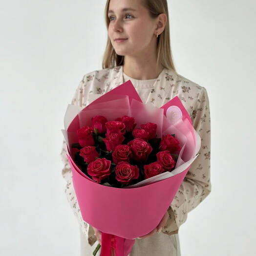 Букет из 15 ярко-розовых роз