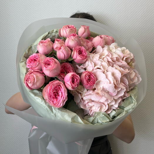 Комплимент 🌸 кустовые розочки и гортензия