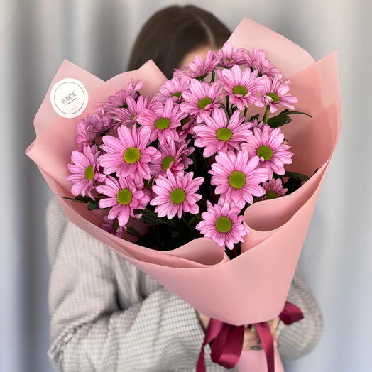 Букет из 3 кустовых розовых хризантем💗