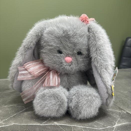 Игрушка зайка с бантом 2