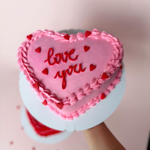 Торт в форме сердца I love you