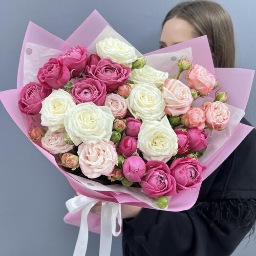 Букет из кустовых роз микс