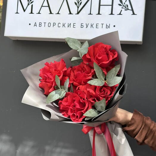 Монобукет алых роз