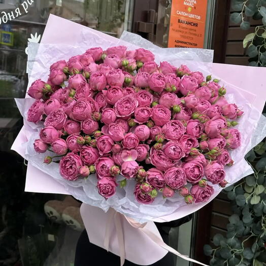 Букет из 25 кустовых пионовидных роз