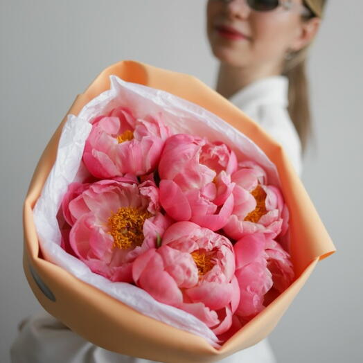 7 коралловых пионов