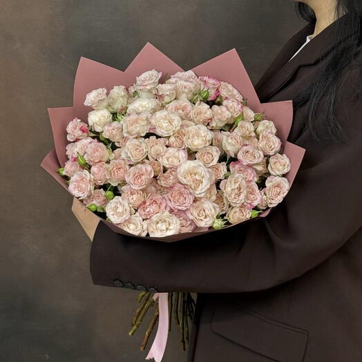 Букет кустовых роз Speec blossom 19 шт