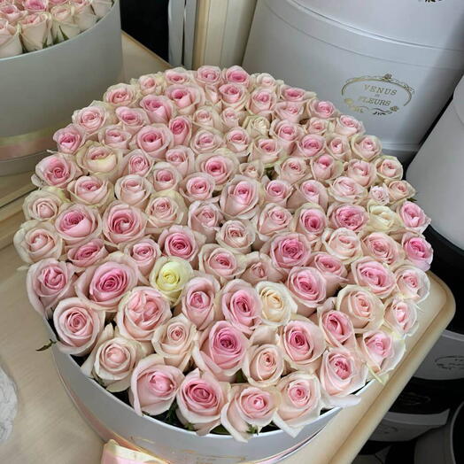 Sweet розы в коробке - 101 шт