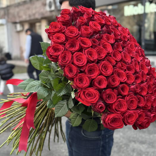 Красные Розы «Red Naomi» 90 см 101 шт