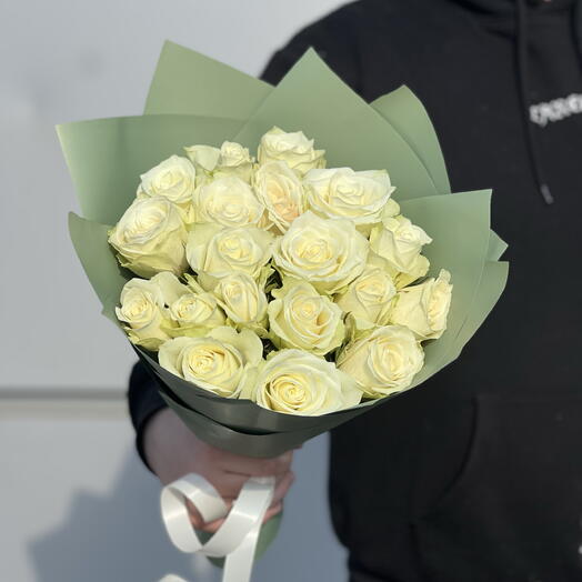 Букет из 19 белых роз Нежность