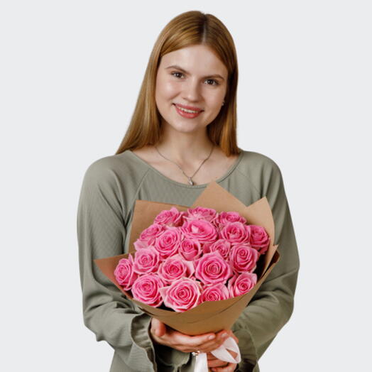 Букет из 19 розовых роз