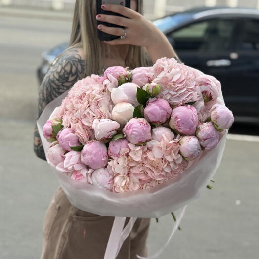 Роскошный букет из гортензии и пионов Сара Бернар PEONY140