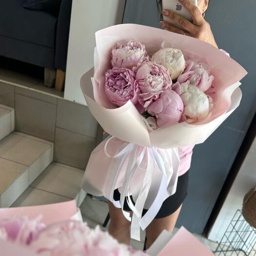 Букетик из 7 пионов💕