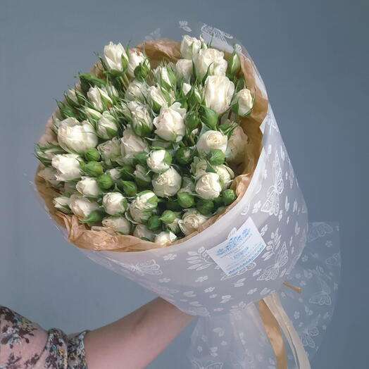 5 white Roses