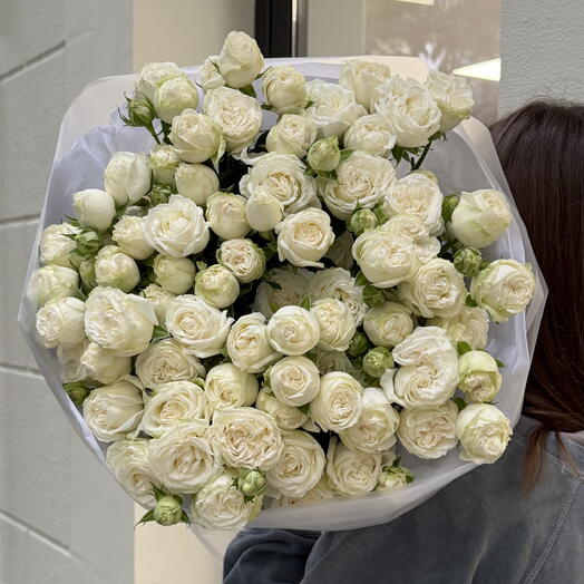 White spray roses Bombastic