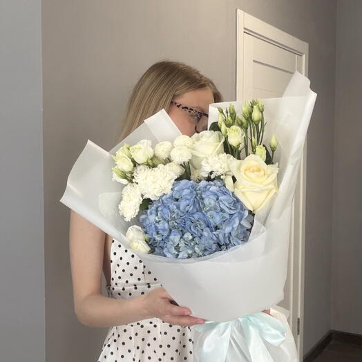 🦋Букет с голубой гортензией и эустомой