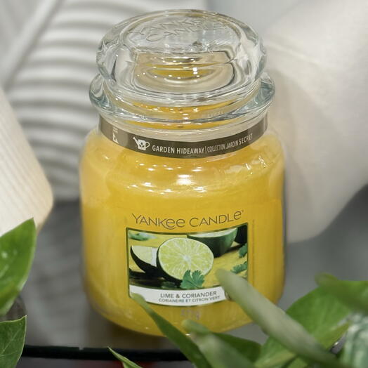 Аромасвеча Yankee Candle «Лайм и кориандр»