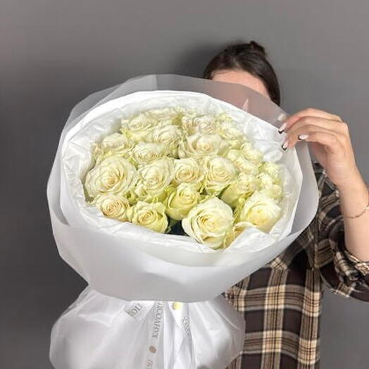 Букет из 25 белых роз