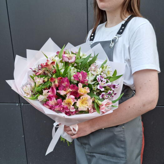 Альстромерии летний яркий микс 15 шт букет les fleur (В0057)