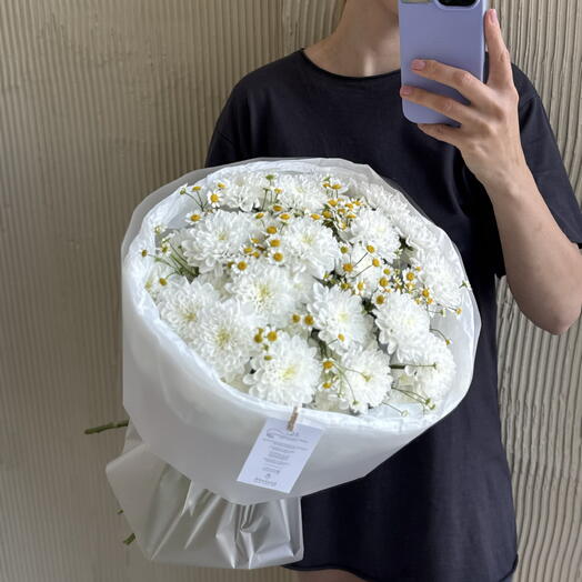 Хризантема с милыми ромашками