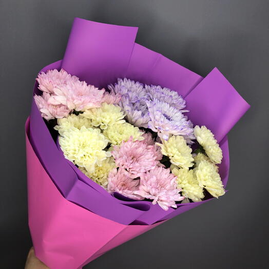 Яркие хризантемы в дизайнерской упаковке🌺🩷🌸