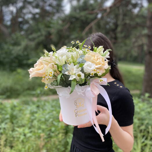 Нежные цветы в коробке