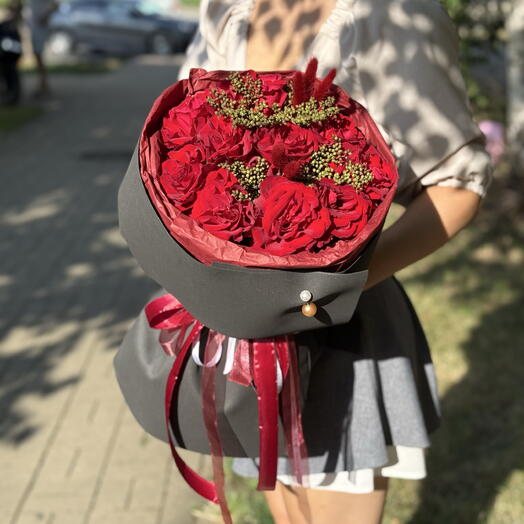 Монобукет с красными французскими розами
