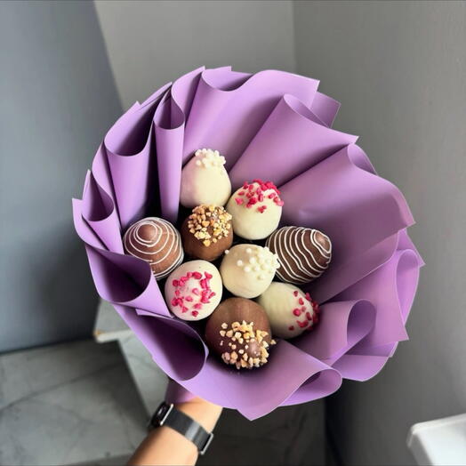 Bouquet of chocolate-covered strawberries.