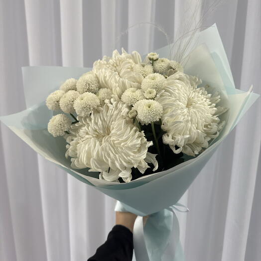 Микс белых хризантем