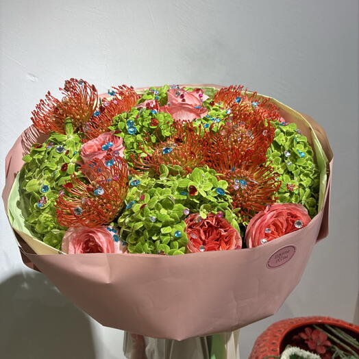 Яркий букет со стразами 💐