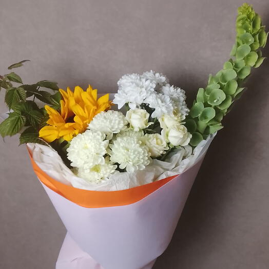 Подсолнух, малюцелла,хризантема кустовая,роза кустовая