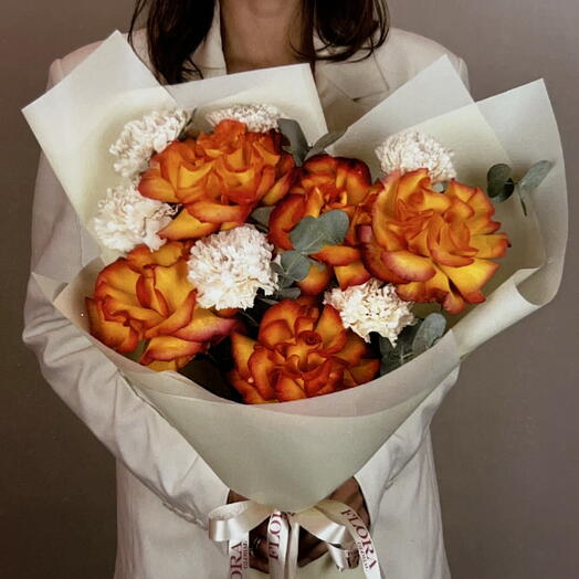 🧡 Яркий букет роз 🧡 Французские розы, диантусы, эвкалипт / Оранжевая роза