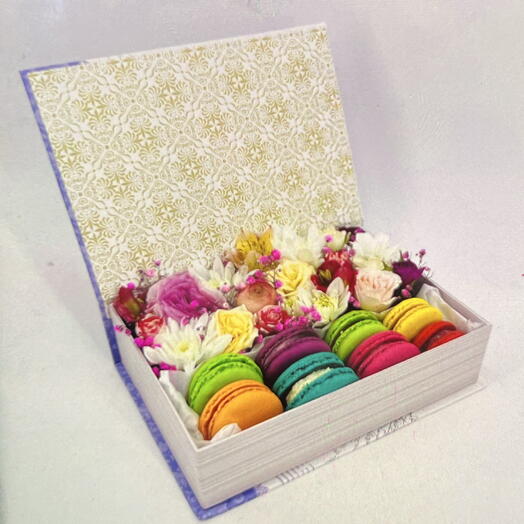 Коробка книга с пирожными с микс цветов