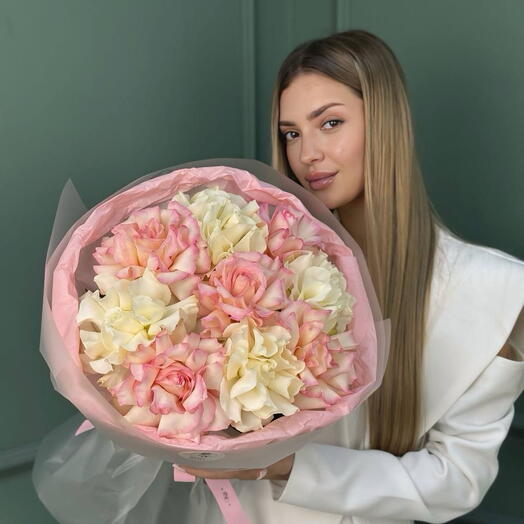 Нежный букет из 9 роз