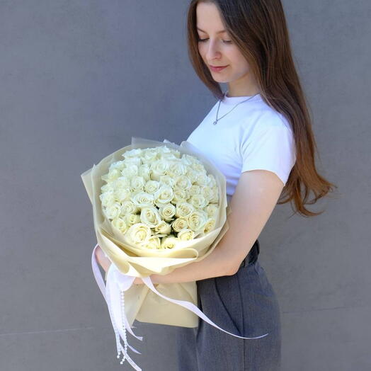 Букет из 51 белой розы 40 см