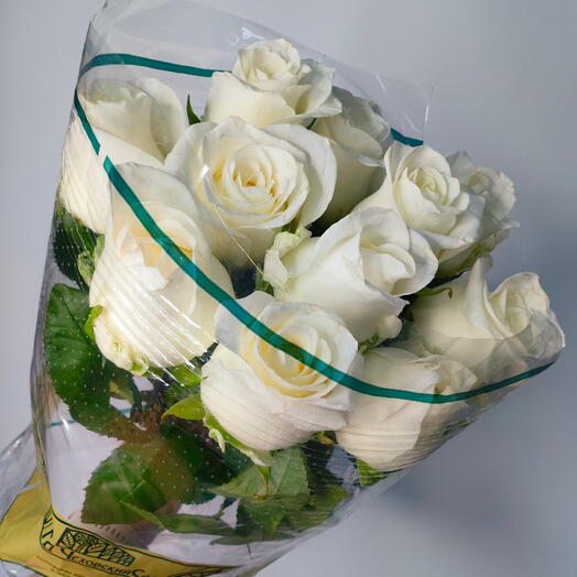 Пачка кипельно белых роз 🌹