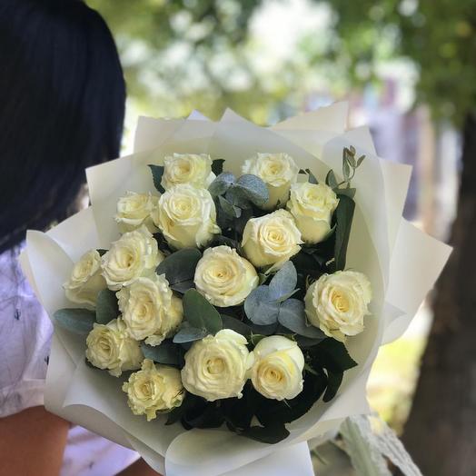 Mononoke of white roses with eucalyptus