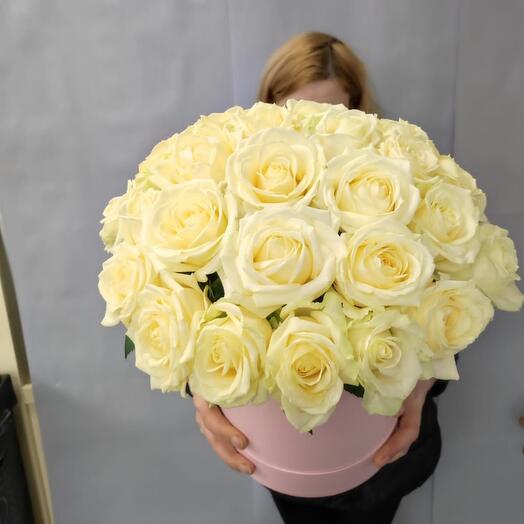 Roses in a hatbox