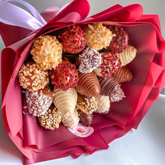 Chocolate covered strawberries size XS