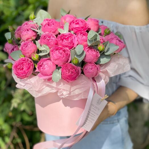 Caja de rosas en forma de peonía